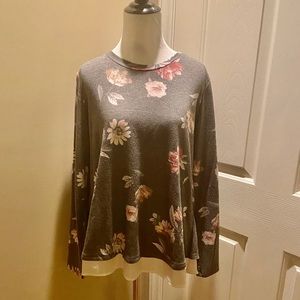 Floral sweater with bow